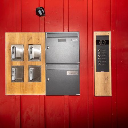 Crimson Cottage Apartments Dornbirn Bagian luar foto