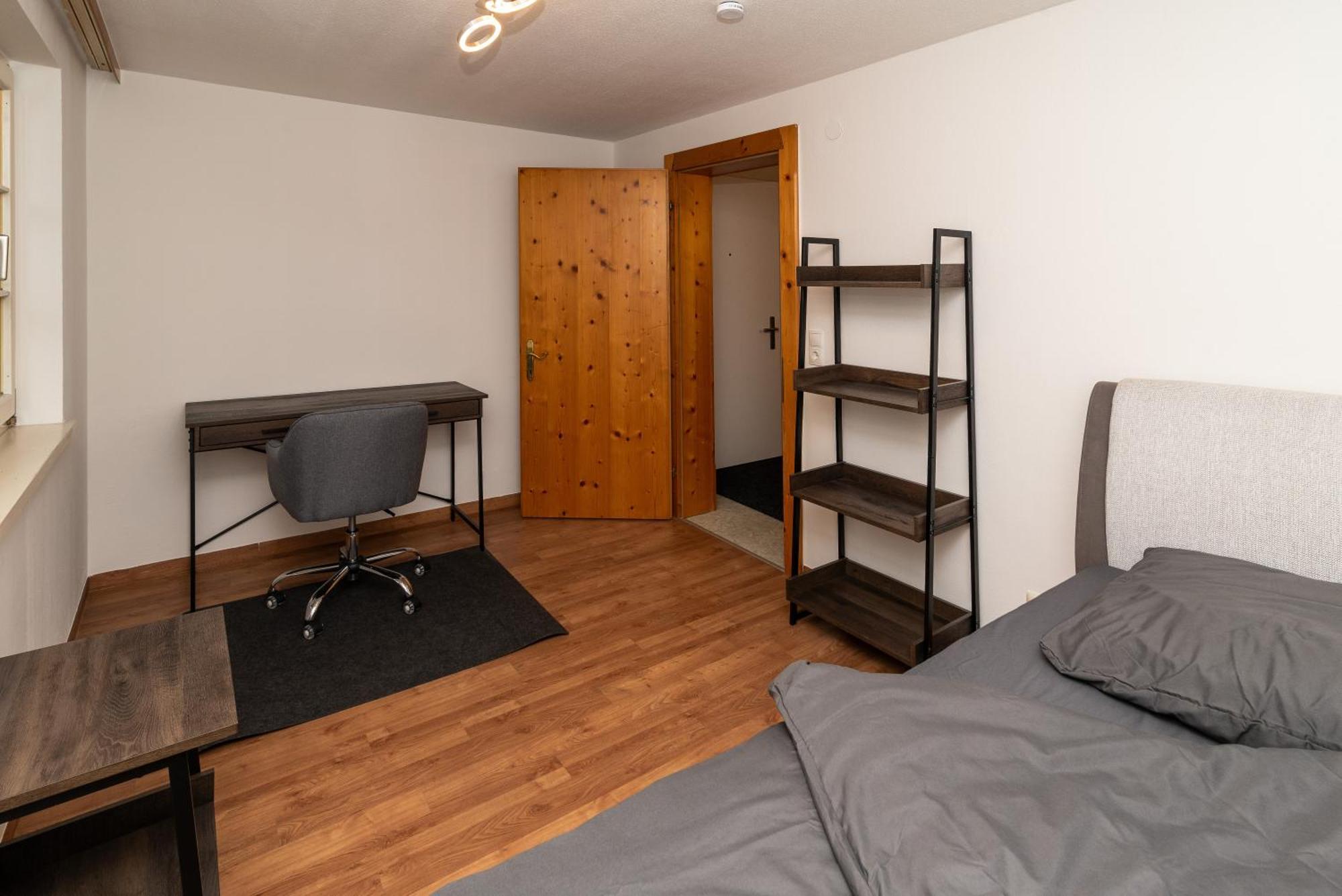 Crimson Cottage Apartments Dornbirn Bagian luar foto