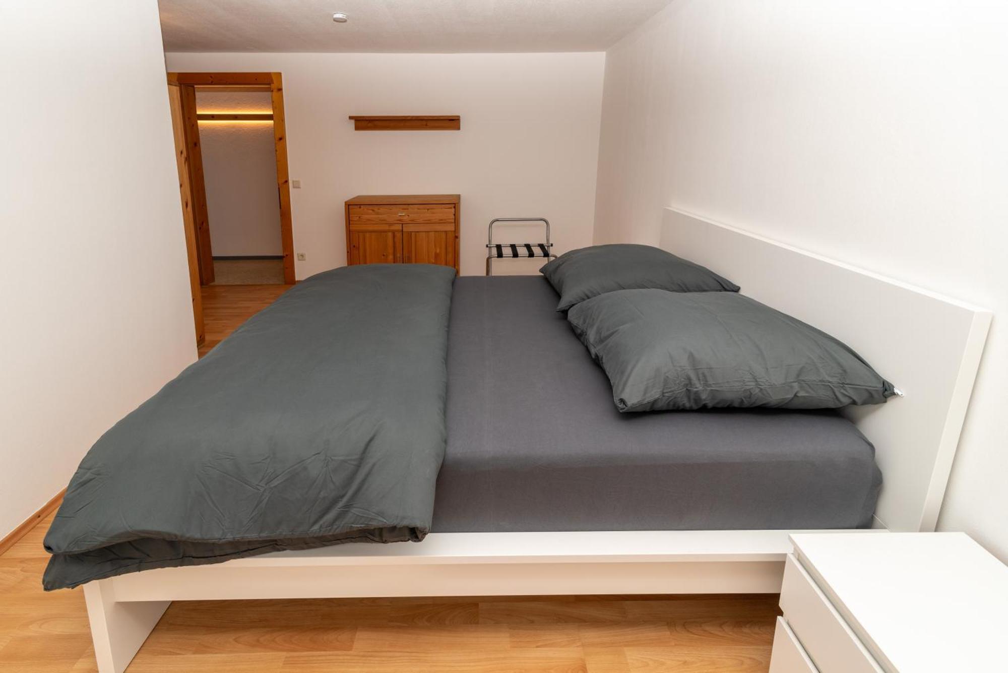 Crimson Cottage Apartments Dornbirn Bagian luar foto