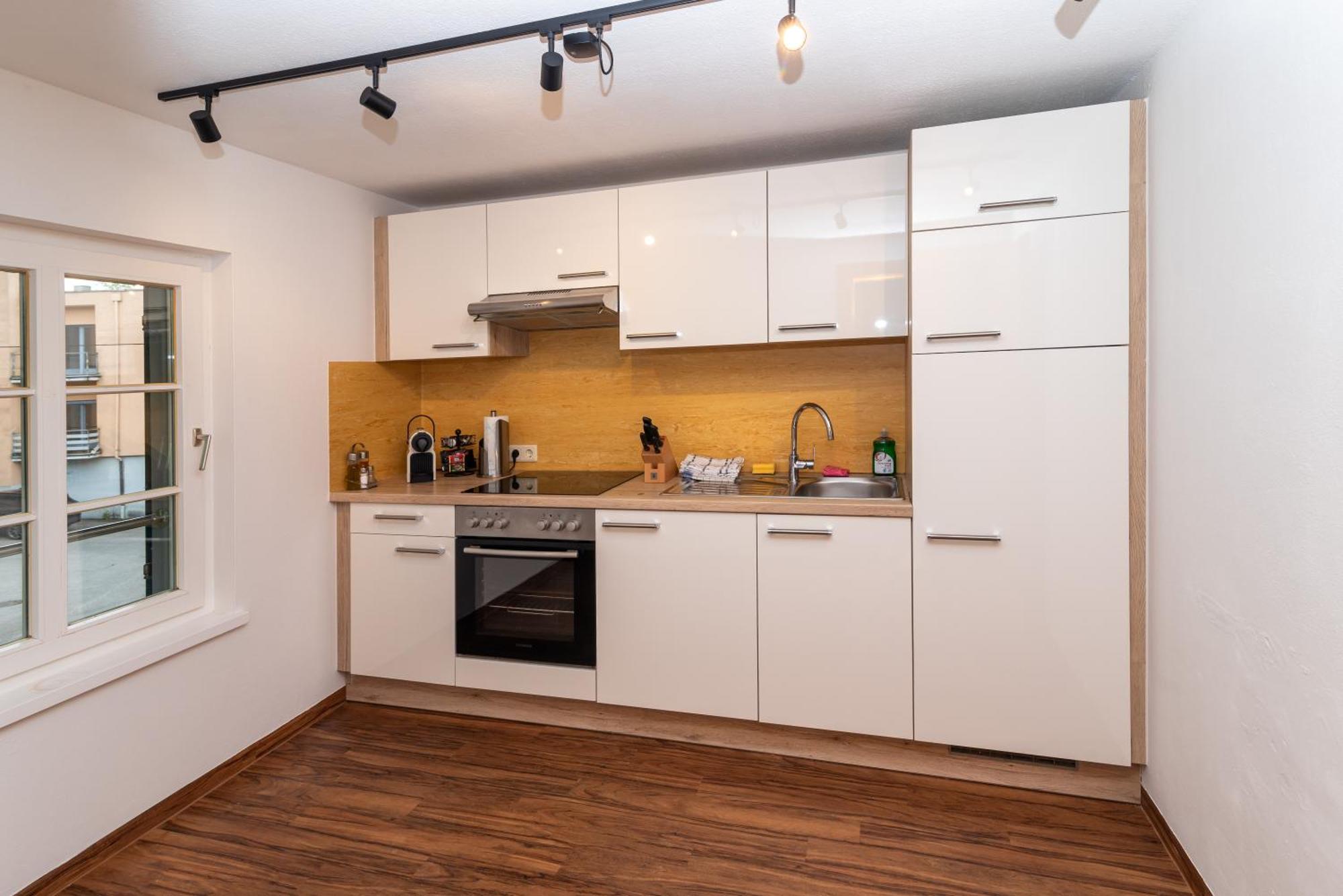 Crimson Cottage Apartments Dornbirn Bagian luar foto