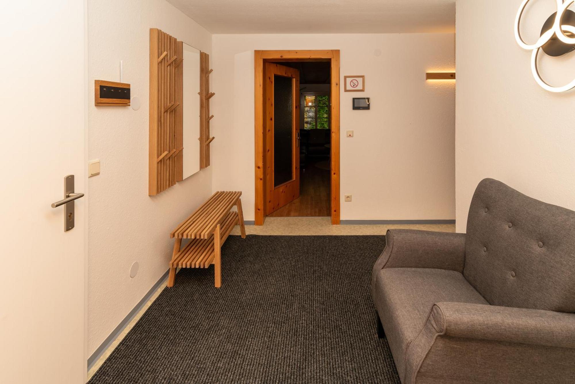 Crimson Cottage Apartments Dornbirn Bagian luar foto