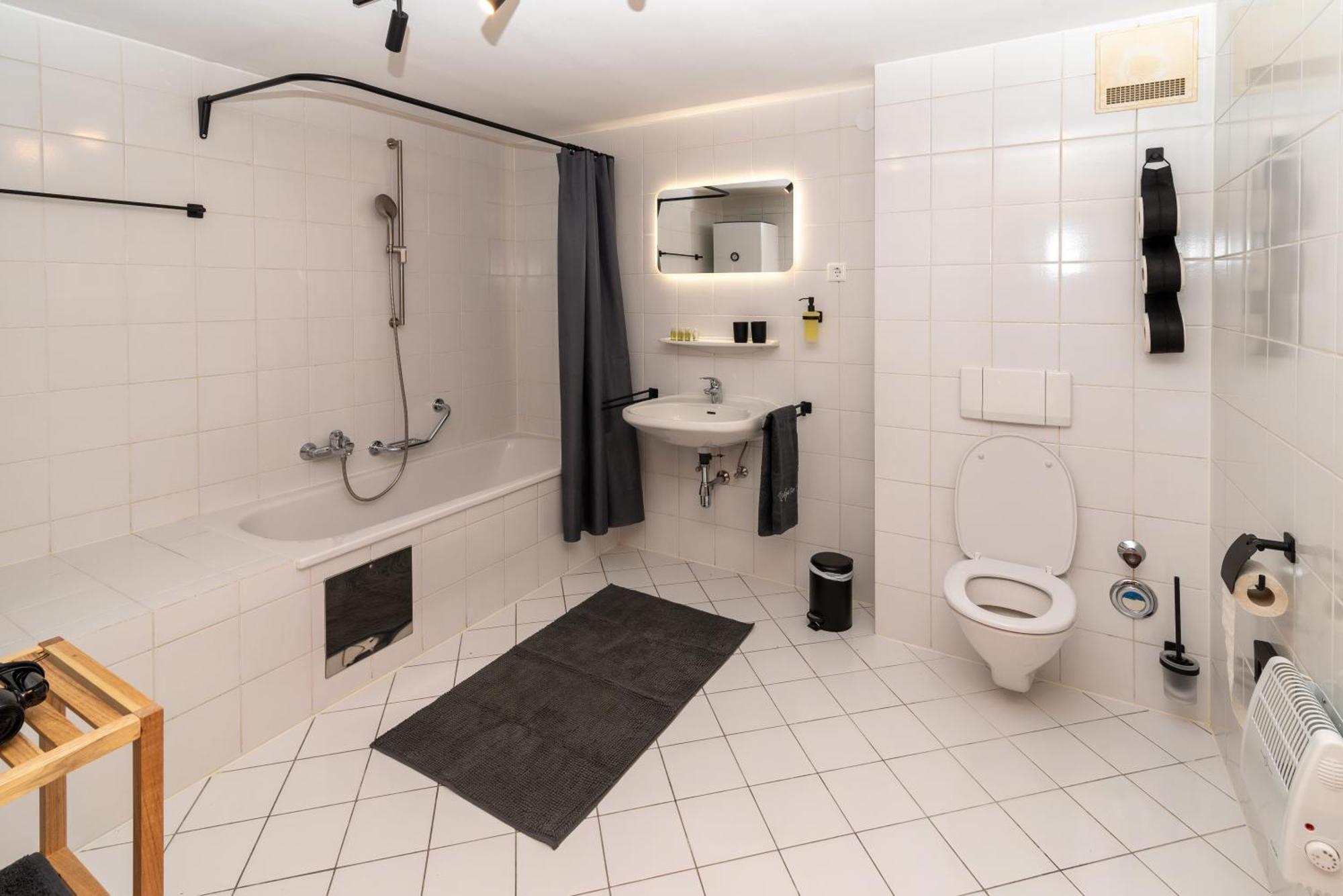 Crimson Cottage Apartments Dornbirn Bagian luar foto
