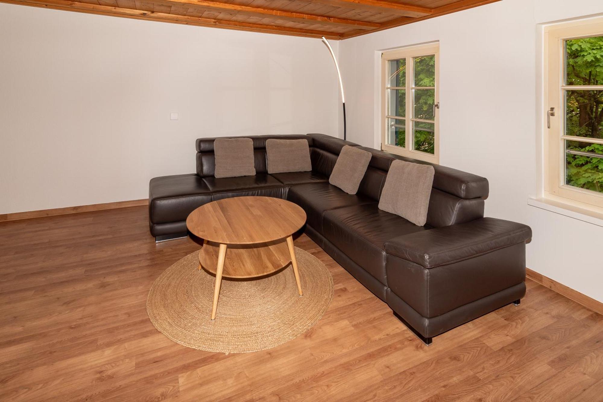 Crimson Cottage Apartments Dornbirn Bagian luar foto