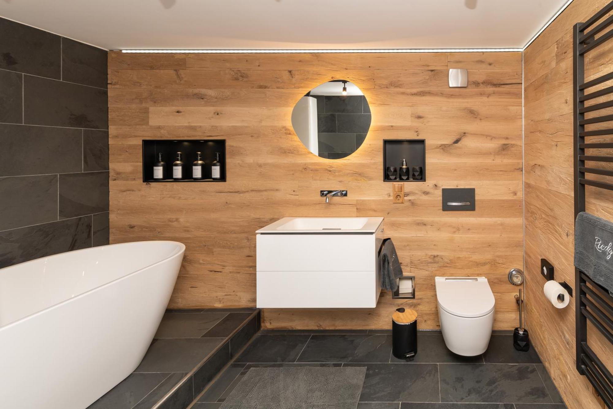 Crimson Cottage Apartments Dornbirn Bagian luar foto