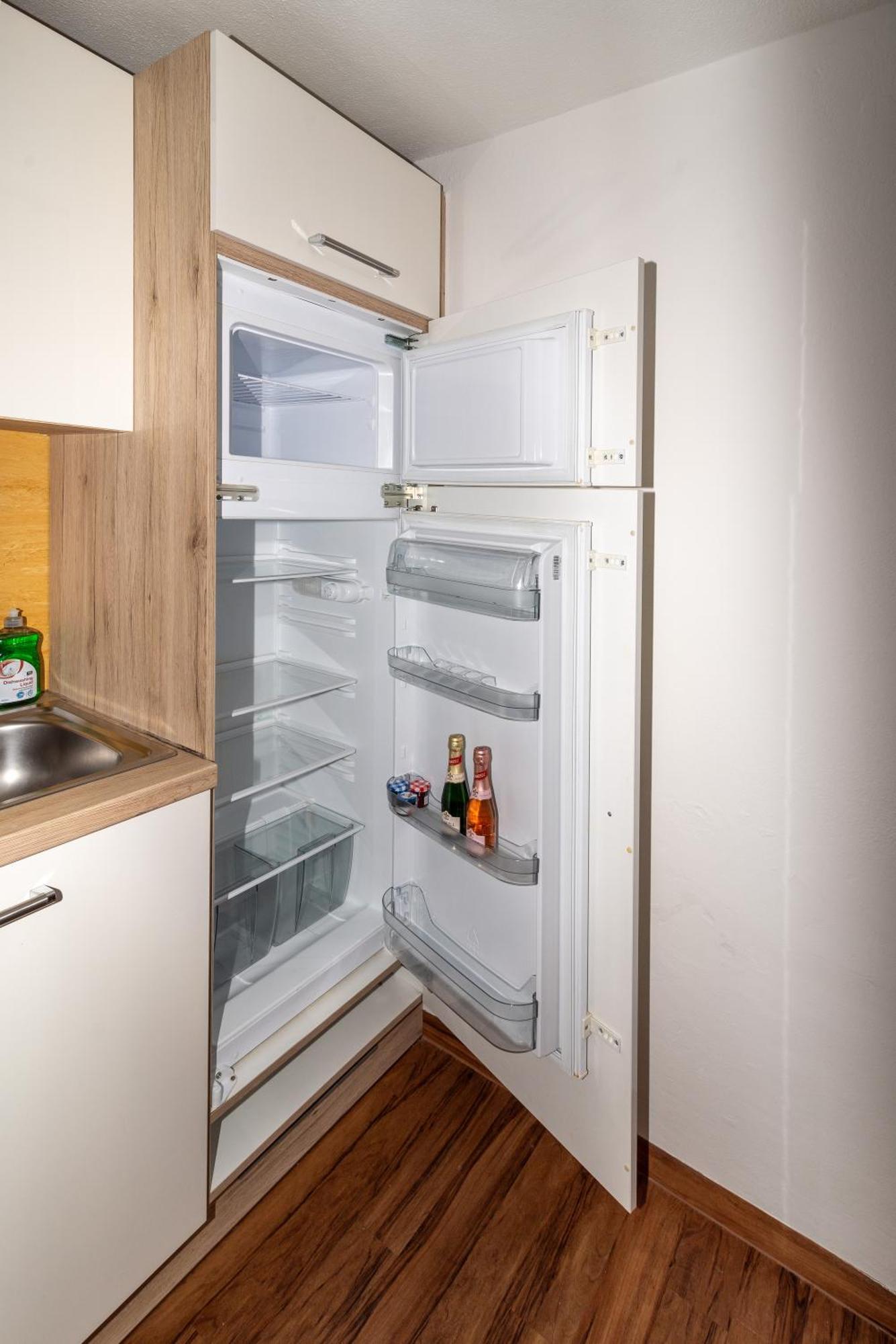 Crimson Cottage Apartments Dornbirn Bagian luar foto