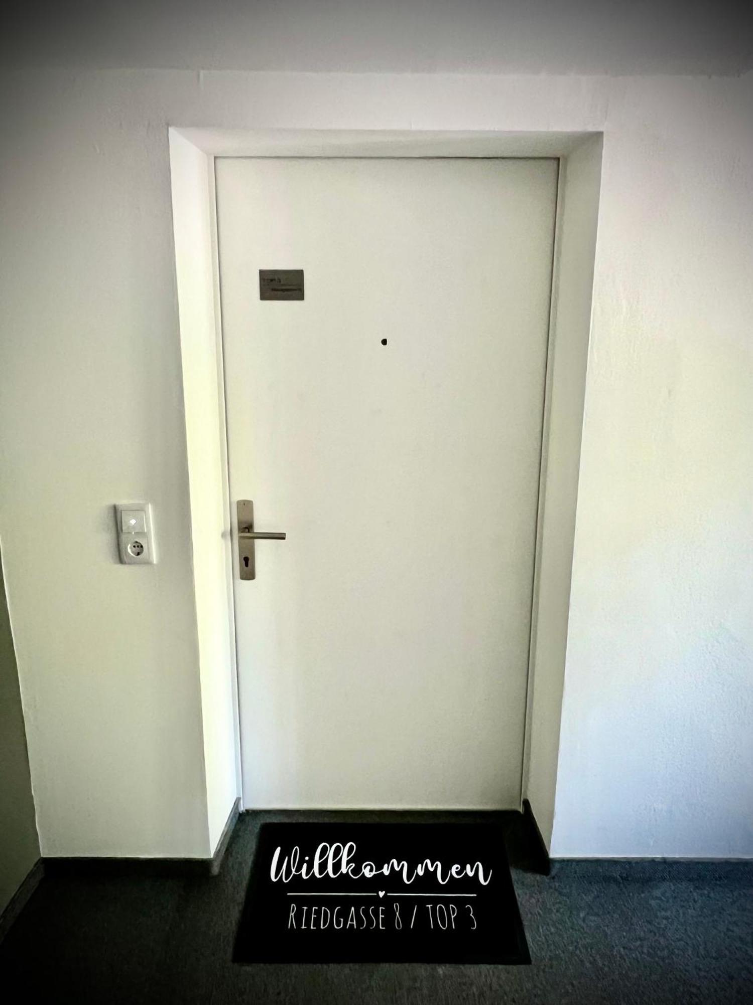 Crimson Cottage Apartments Dornbirn Bagian luar foto