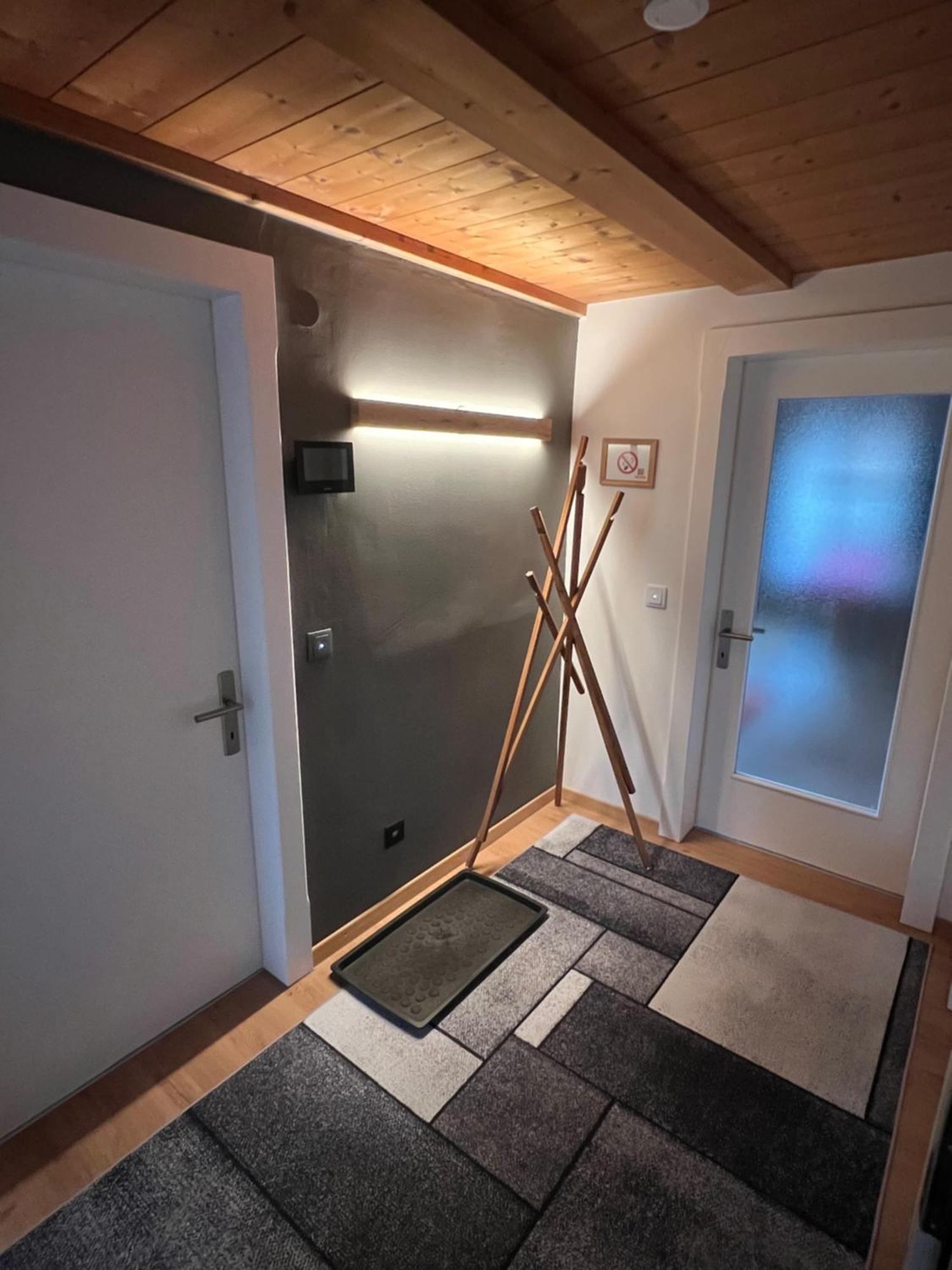 Crimson Cottage Apartments Dornbirn Ruang foto