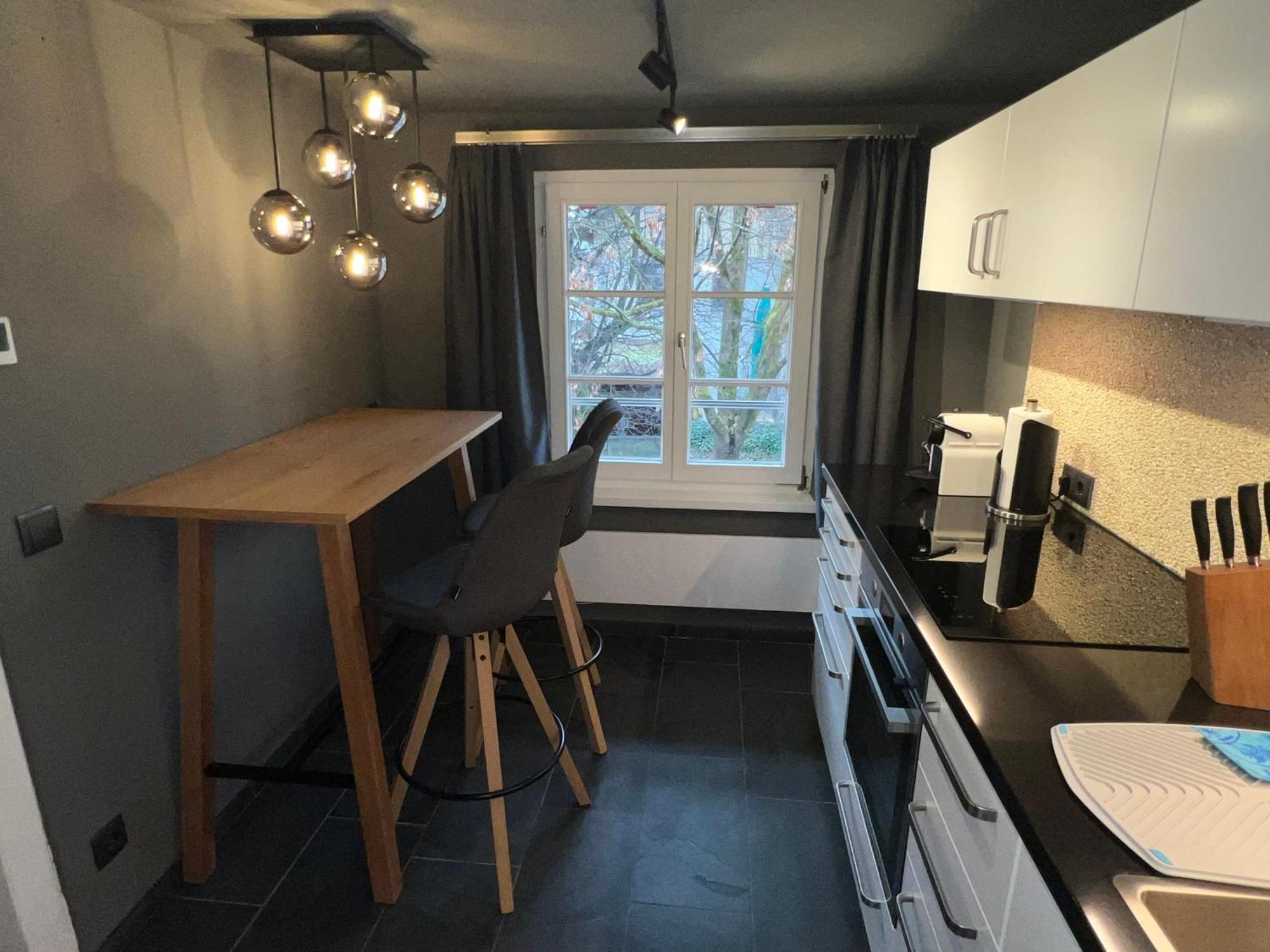 Crimson Cottage Apartments Dornbirn Bagian luar foto