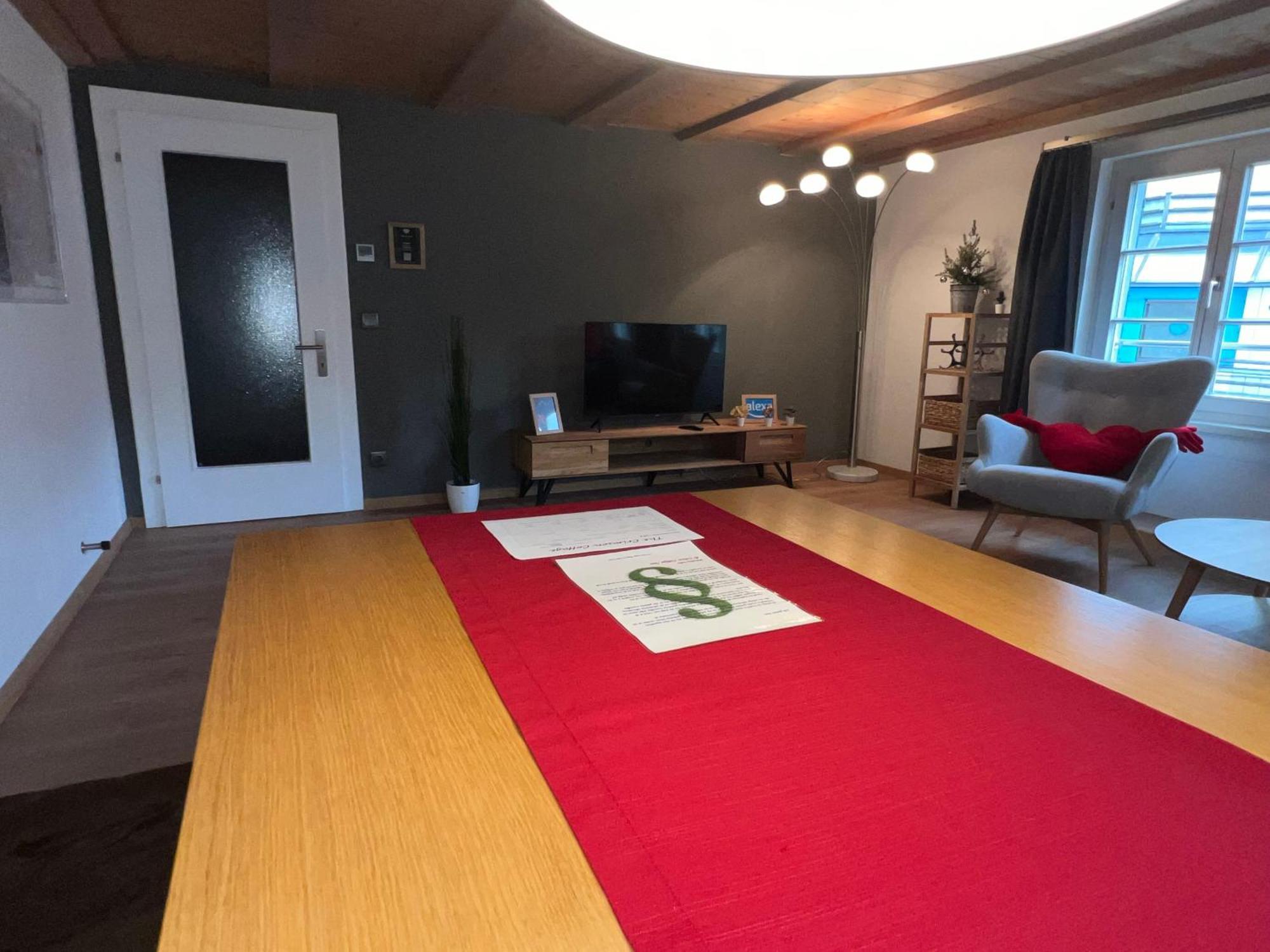 Crimson Cottage Apartments Dornbirn Bagian luar foto