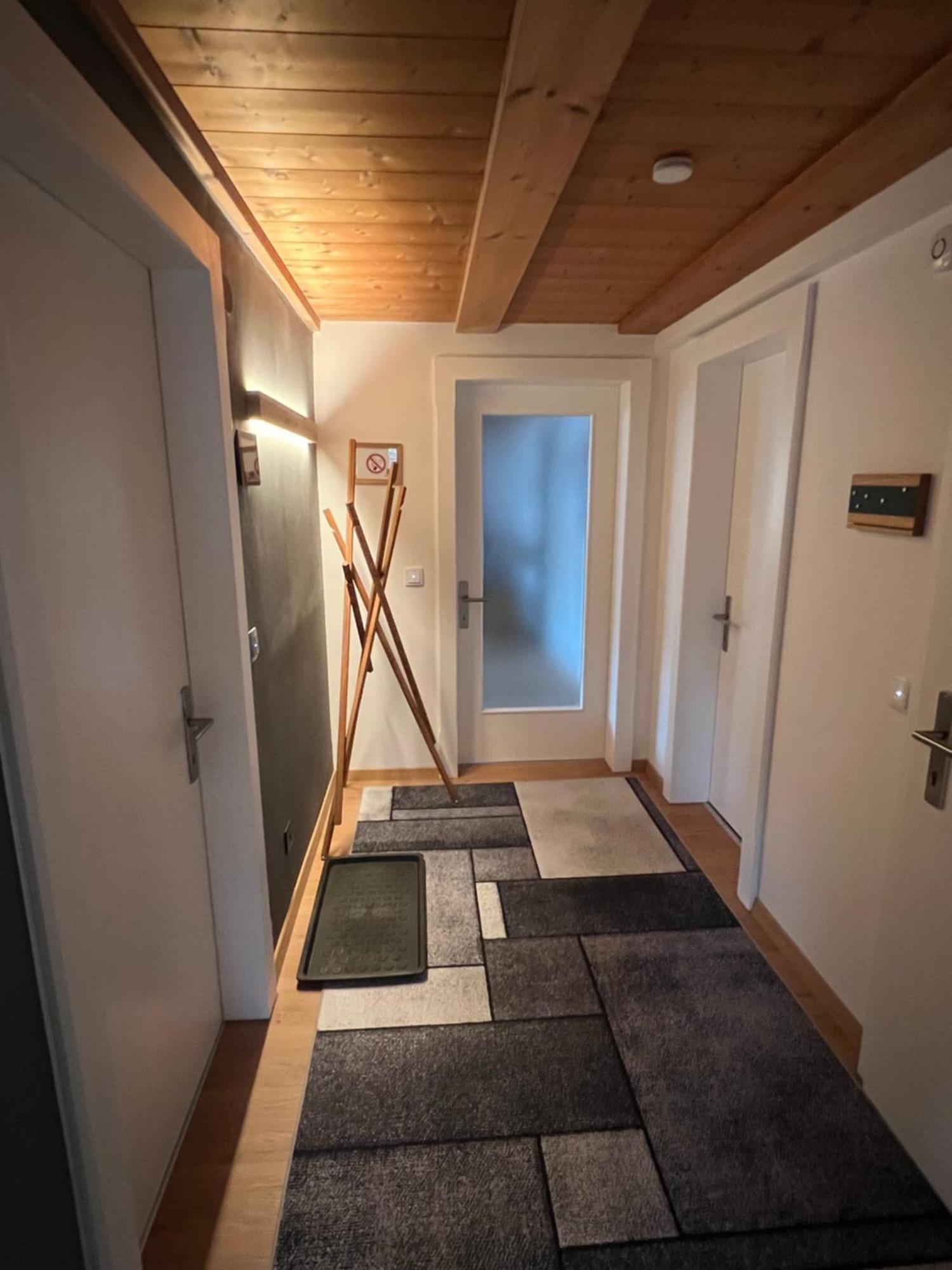 Crimson Cottage Apartments Dornbirn Bagian luar foto